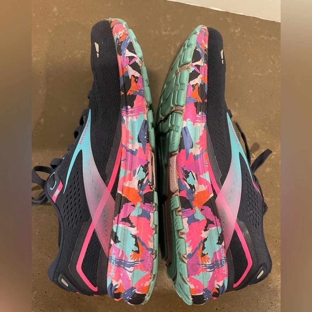 Brooks Women's Black and Teal Athletic Shoes